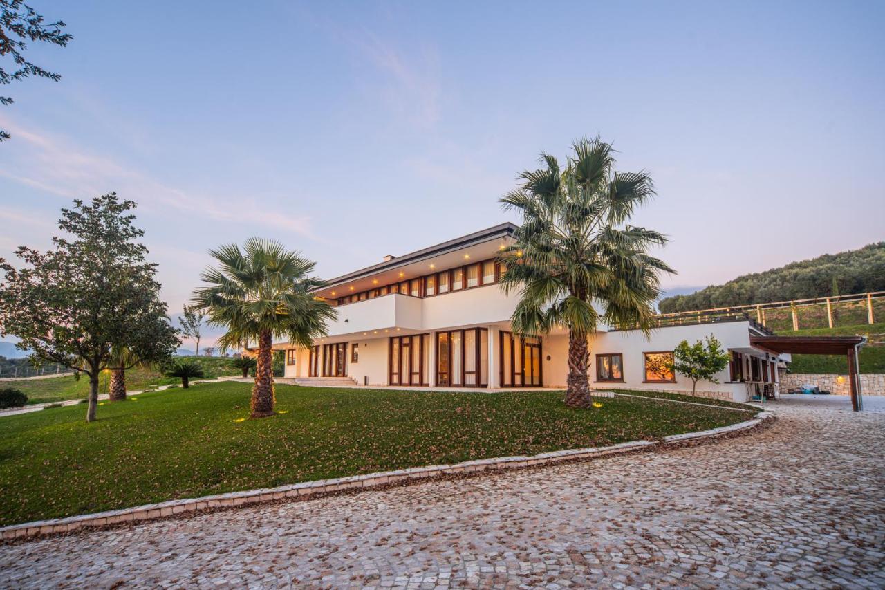 Aria - Villa Di Campagna Montecorvino Rovella Bagian luar foto