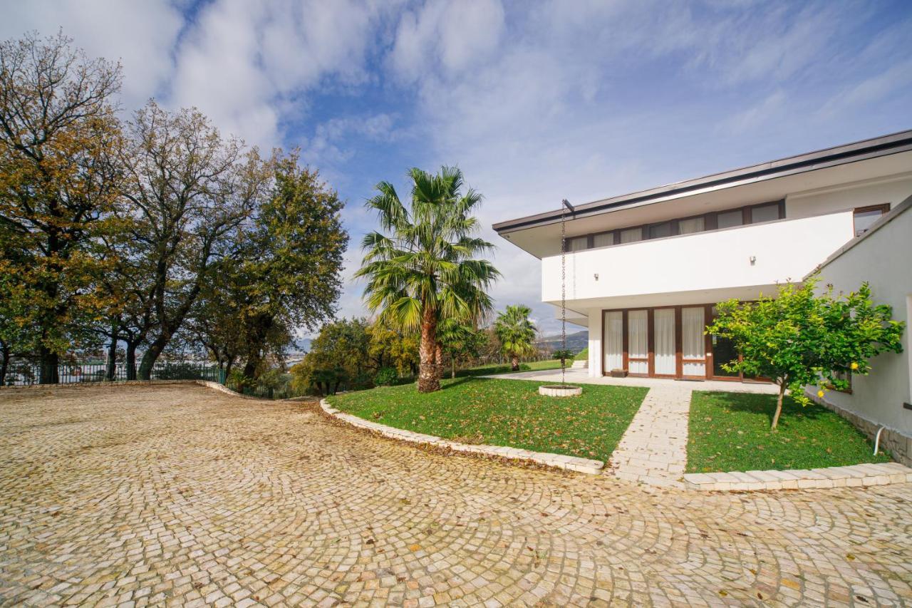 Aria - Villa Di Campagna Montecorvino Rovella Bagian luar foto