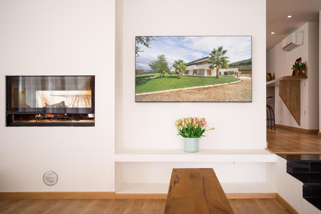 Aria - Villa Di Campagna Montecorvino Rovella Bagian luar foto