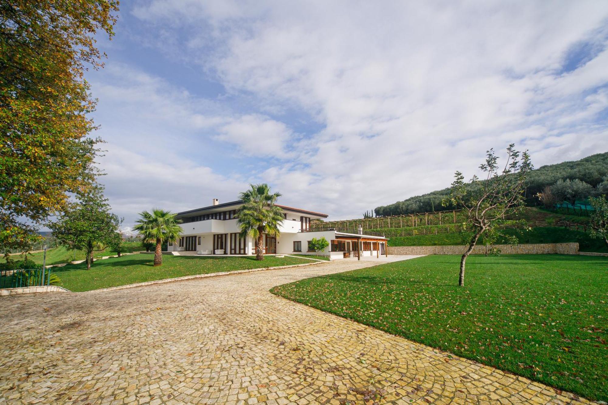 Aria - Villa Di Campagna Montecorvino Rovella Bagian luar foto