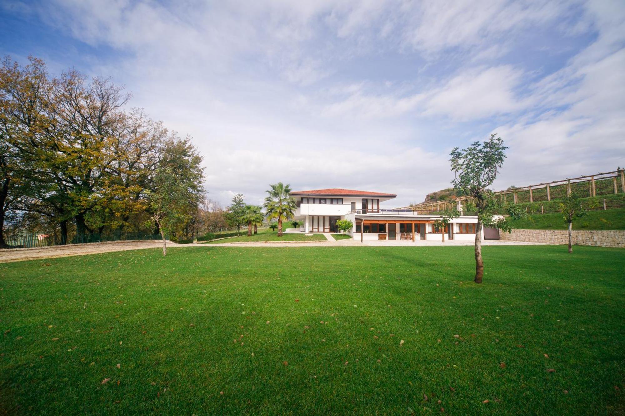 Aria - Villa Di Campagna Montecorvino Rovella Bagian luar foto